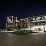 Der Valk Hotel 4*