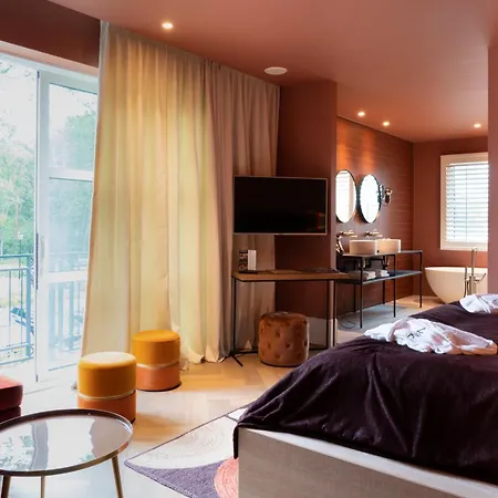 Der Valk Hotel 4*